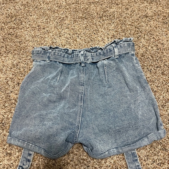 Womens high waisted denim shorts - Picture 2 of 2